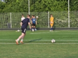 Training van S.K.N.W.K. JO19-1 van donderdag 1 mei 2025 (18/48)